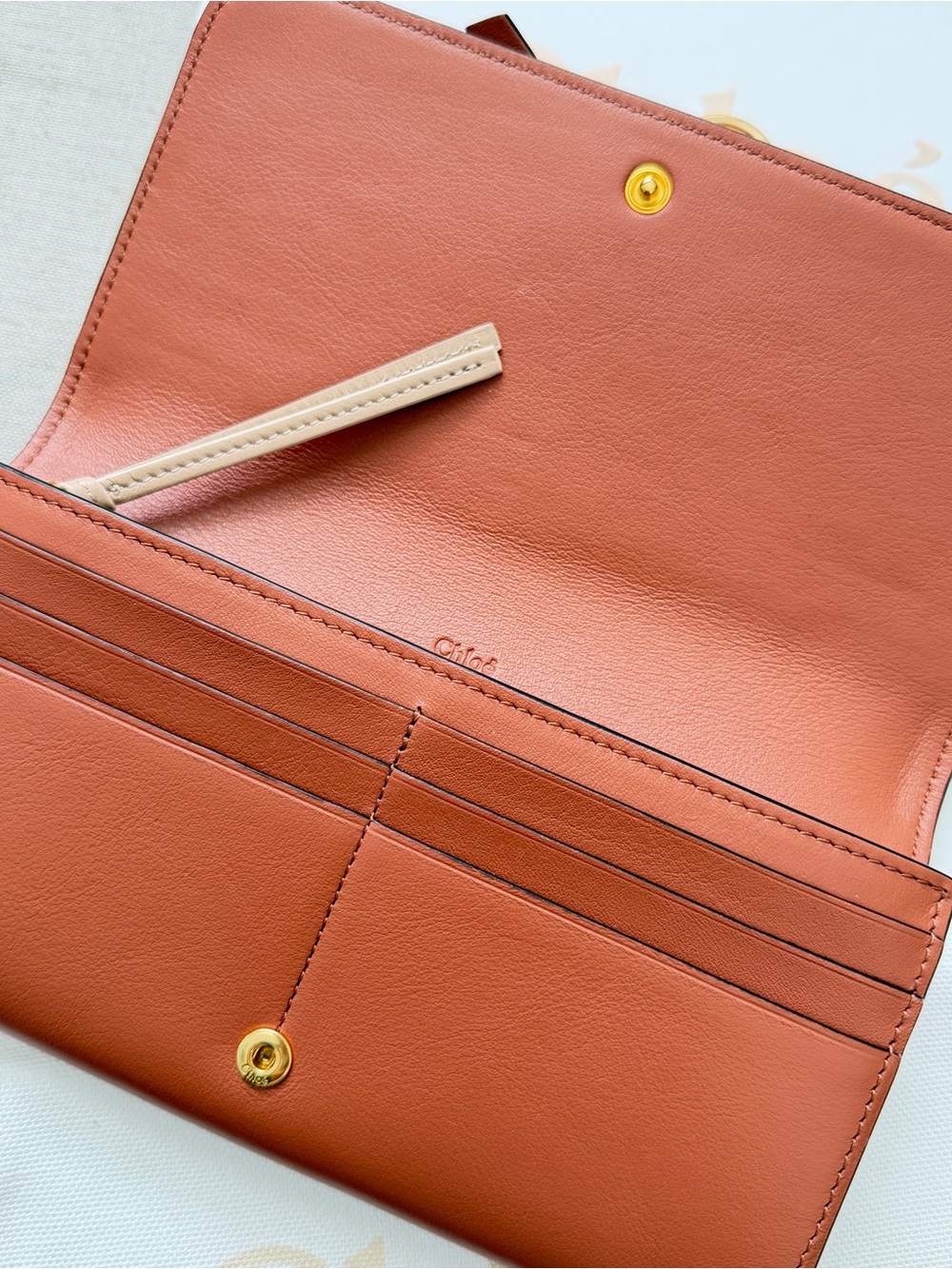 Chloé Cognac Leather Wallet with Signature Gold Ring - Picture 6 of 16